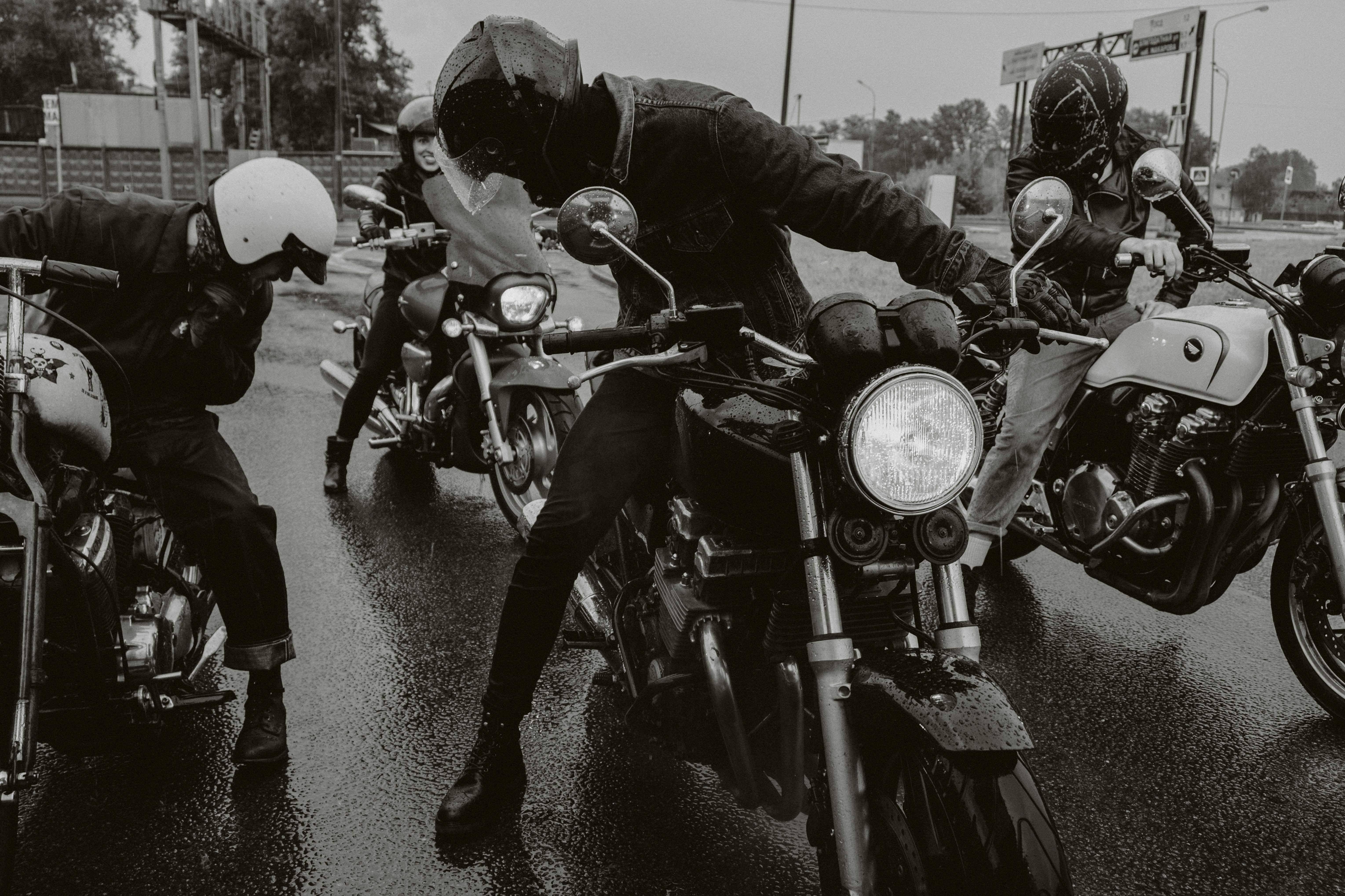 Secretele unei călătorii sigure pe motocicletă: Sfaturi de la Experți