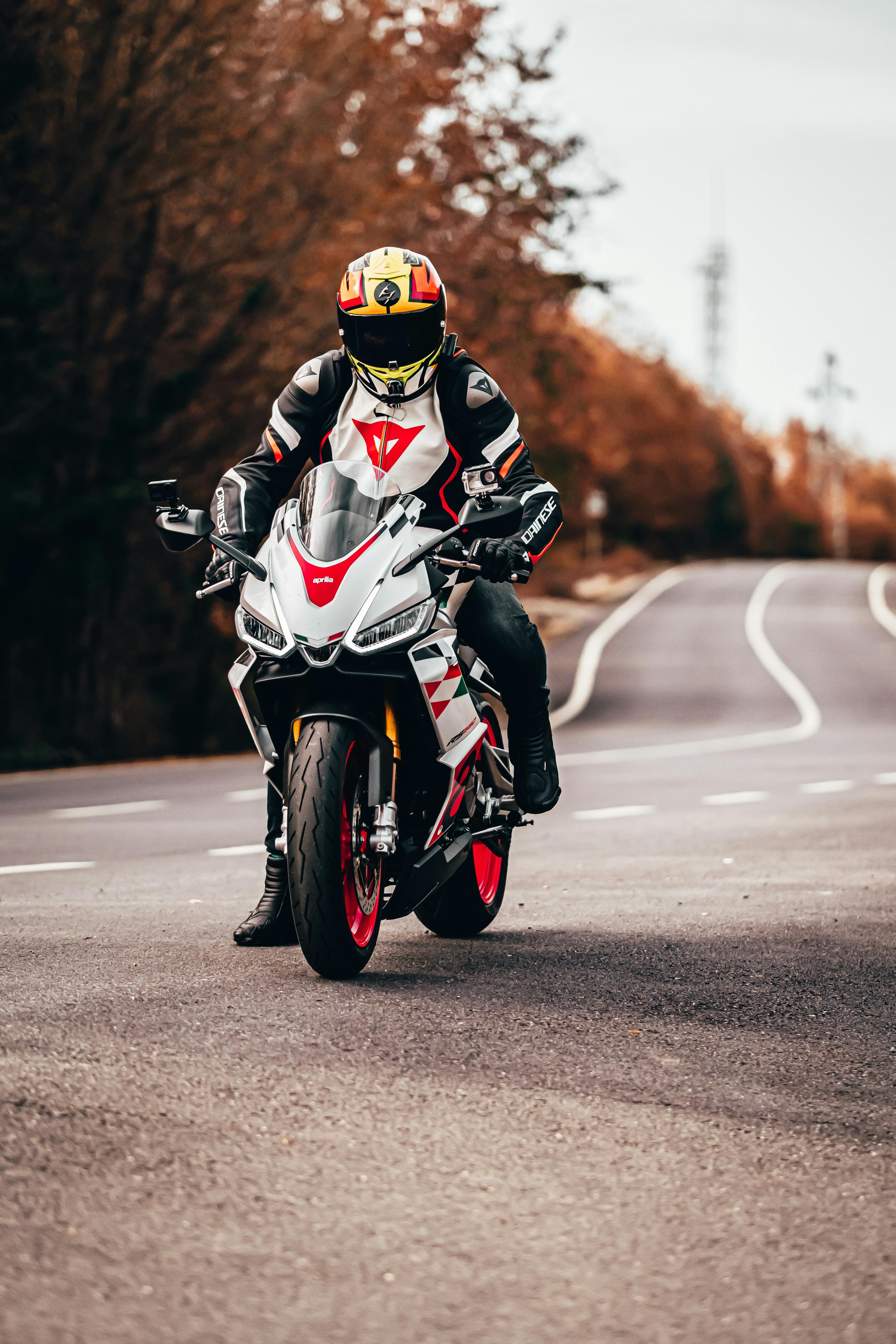 Cum alegi geaca de motocicletă în funcție de sezon